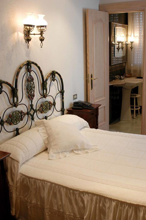Hotel Julia Aranda de Duero Cameră foto